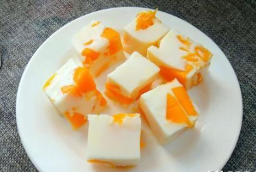 這么簡(jiǎn)單的甜品你不試試嗎?芒果奶凍怎么做?快學(xué)起來(lái)